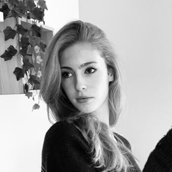 Babysitter in Chessy: Amandine