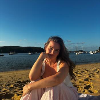 Babysitter in Sydney: Amy