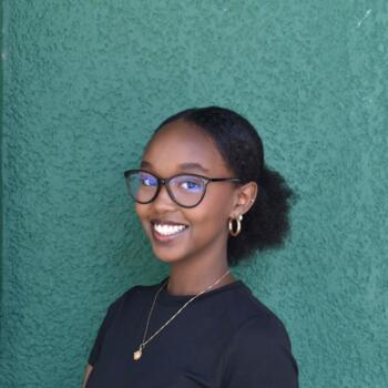 Babysitter in Montreal: Kloe