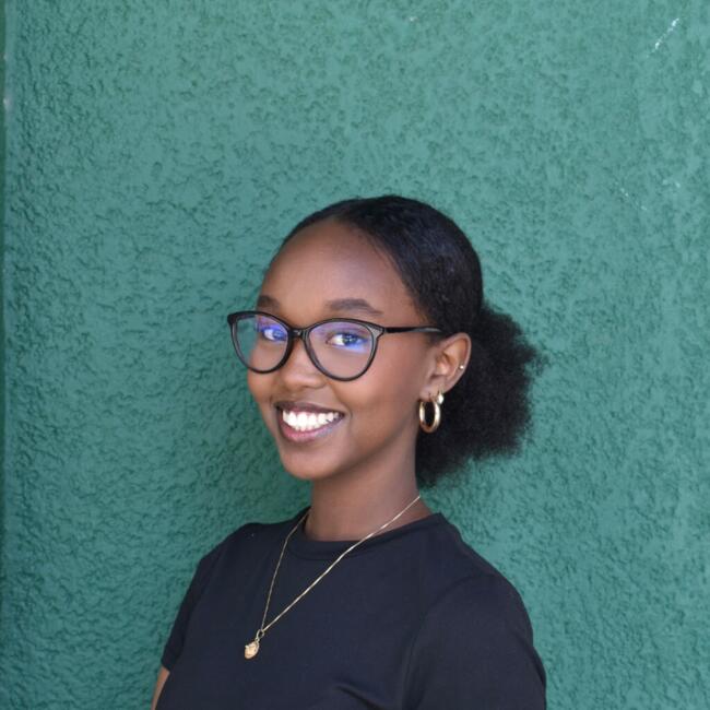 Babysitter in Montreal: Kloe