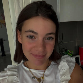 Babysitter in Sète: Clemence