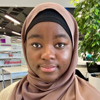 Baby-sitter in Edmonton: Arafah