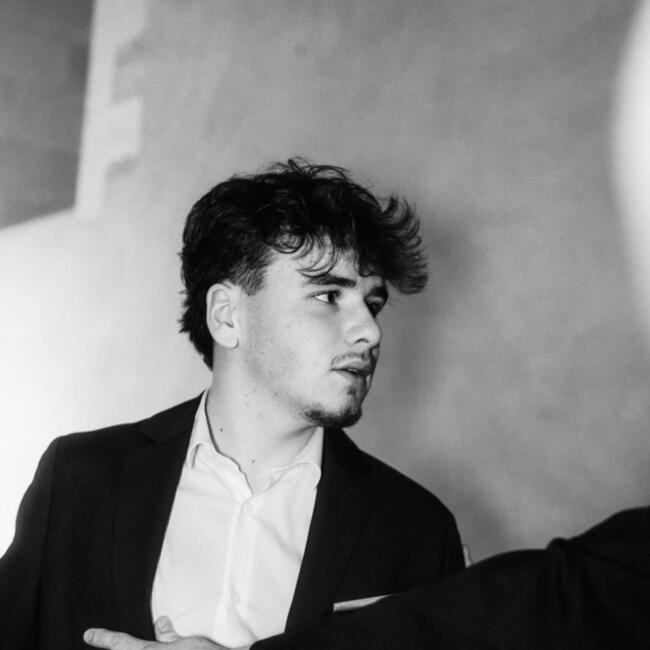 Babysitter in Fontenay-sur-Eure: Maxime