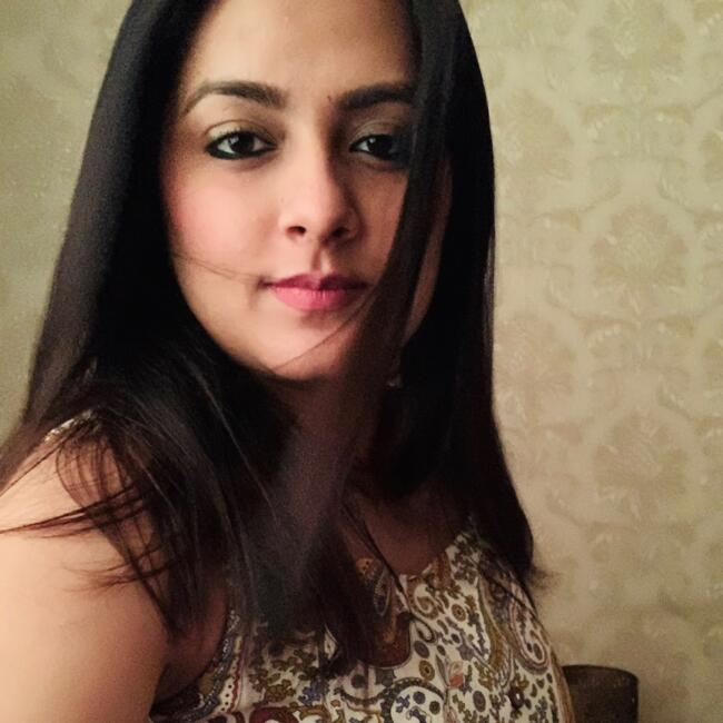 दिल्ली में बेबीसिटिंग की नौकरी: Aeshna