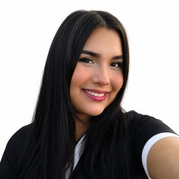 Babysitter in Navegantes: Nicole