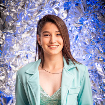 Babysitter in Villa Mercedes: Abigail