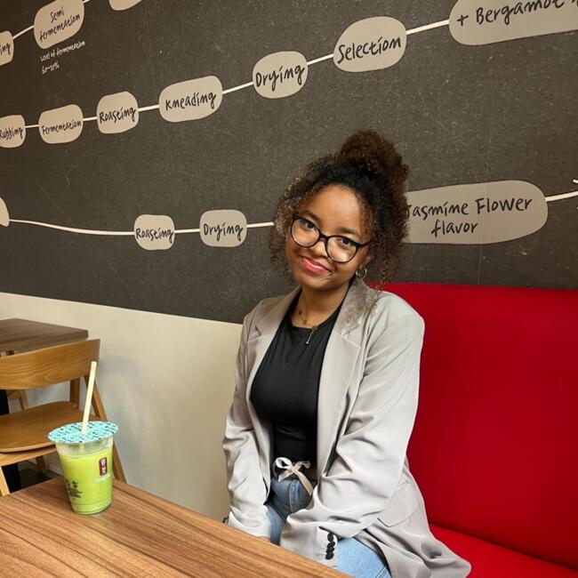 Babysitter in Rouen: Mialy