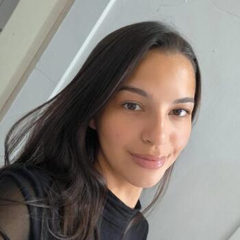 Babysitter in São Vicente: Nicole