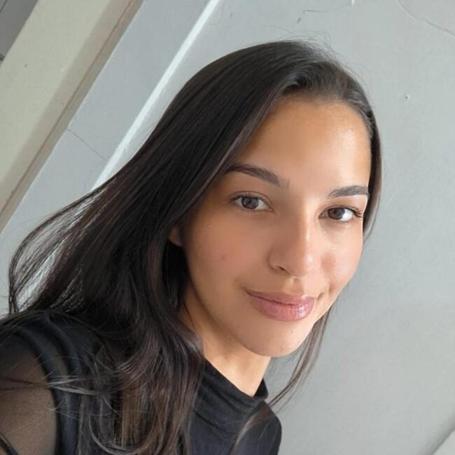 Babysitter in São Vicente: Nicole