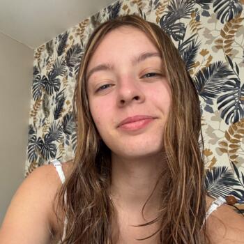 Babysitter in Briis-sous-Forges: Clara