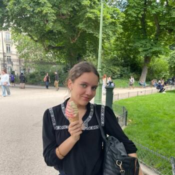 Babysitter in Reims: Manelle
