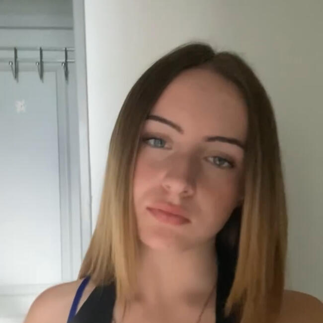 Babysitter in Bois-aux-Moines: Jade