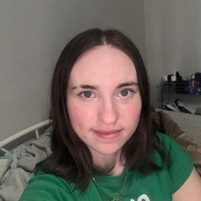 Babysitter in Waterloo: Naomi