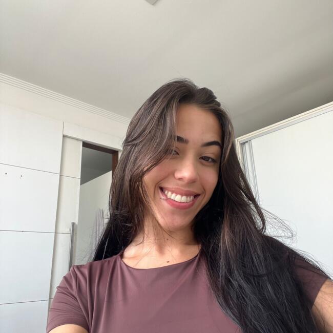 Babysitter in Lauro de Freitas: Camily