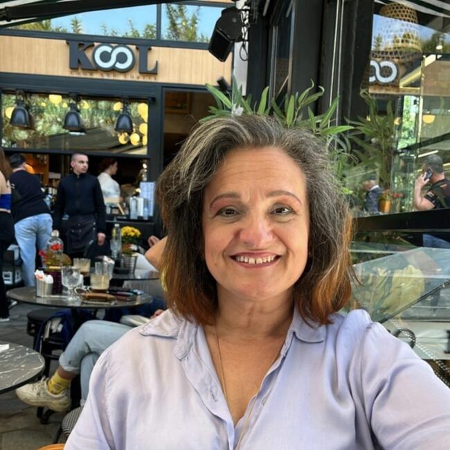 Nanny (νταντά) στην περιοχή Βάρη: Μέλπω ΧΆΜΆΡΆΤΌΎ