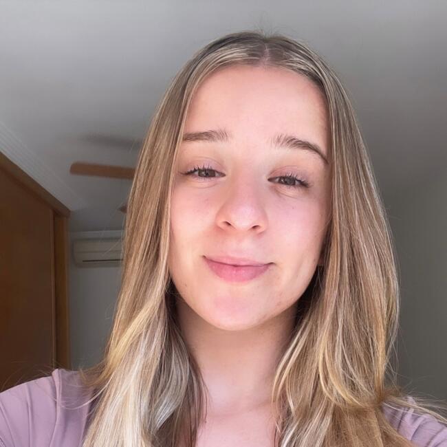 Babysitter in Tigre: Lola