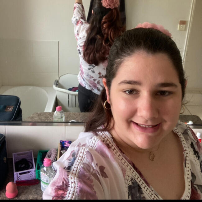 Babysitter in Bundaberg: Rhi