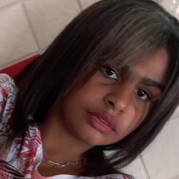 Babysitter in São José (São José): MARIA