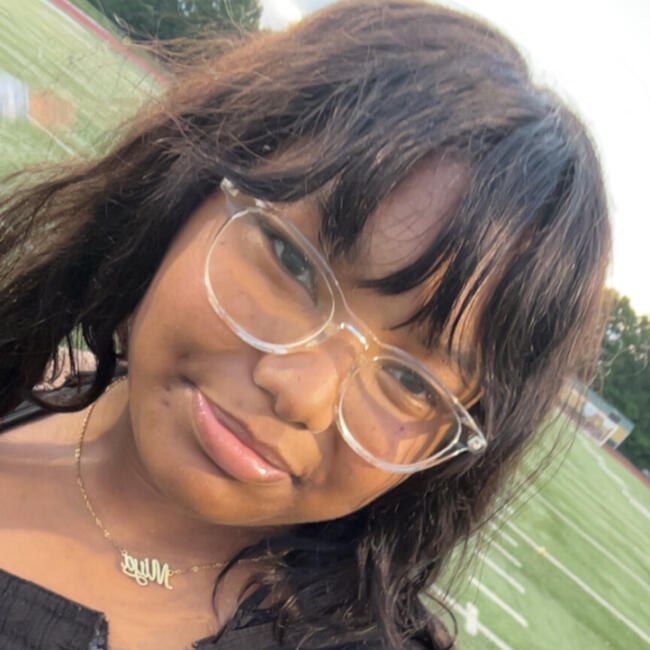 Babysitter in Columbia (Missouri): Miya