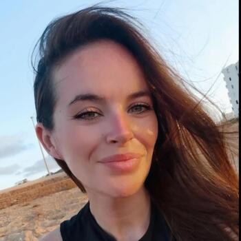 Nanny in Sandhurst: Robyn