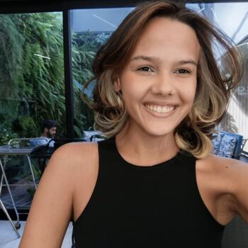 Babysitter in Cuiabá: Yanes Victória