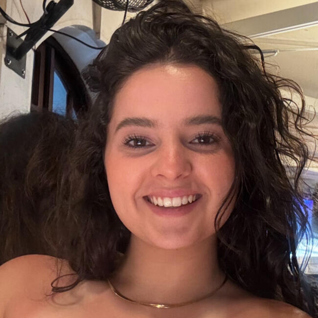 Babysitter in Genf: Flávia