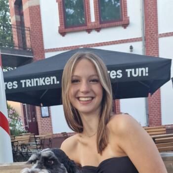 Babysitter in Bad Lippspringe: Riana