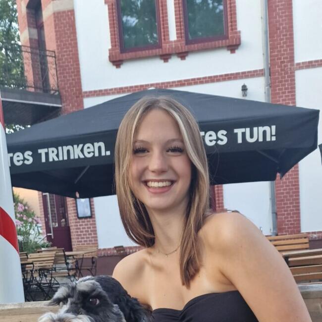Babysitter in Bad Lippspringe: Riana