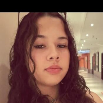 Babysitter in Mangaratiba: Julia