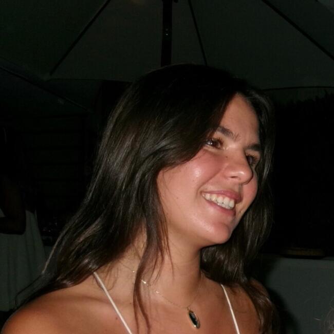 Babysitter em Porto: Anna