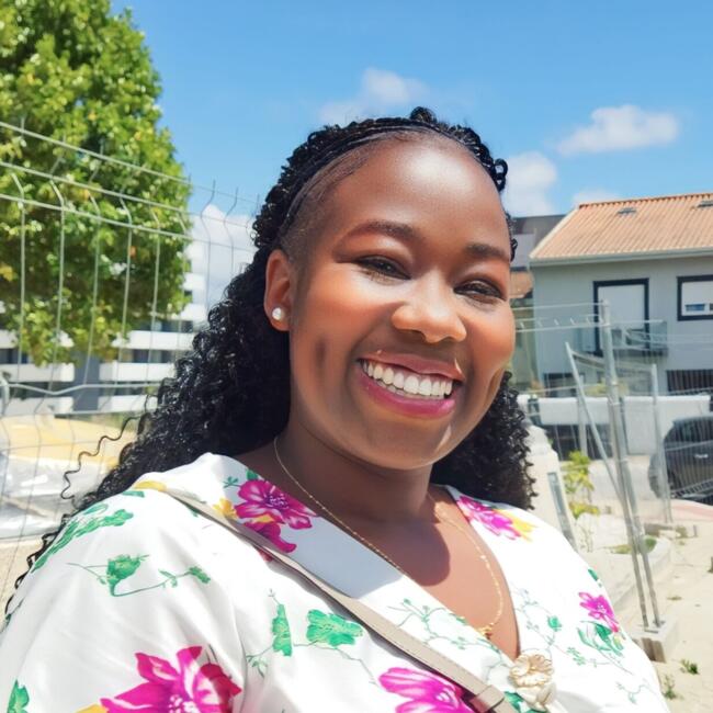 Babysitter in São João da Madeira: Proscovia