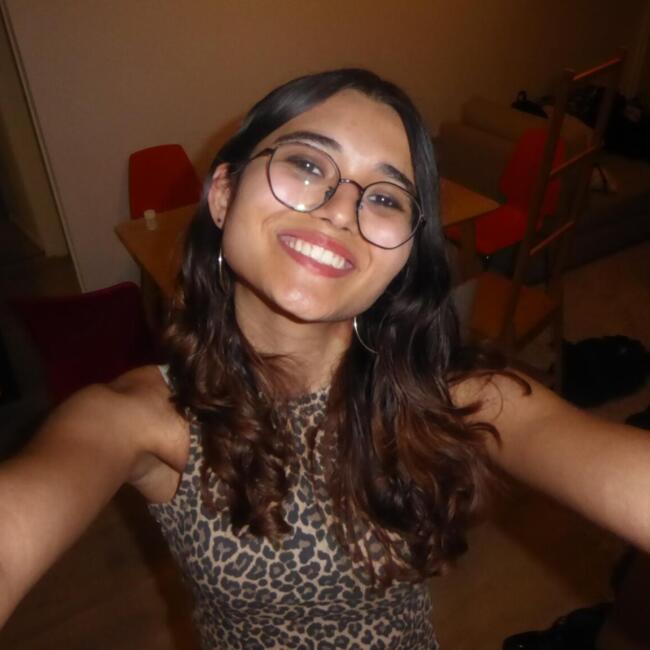 Babysitter in Saint-Genis-Pouilly: Chloé 