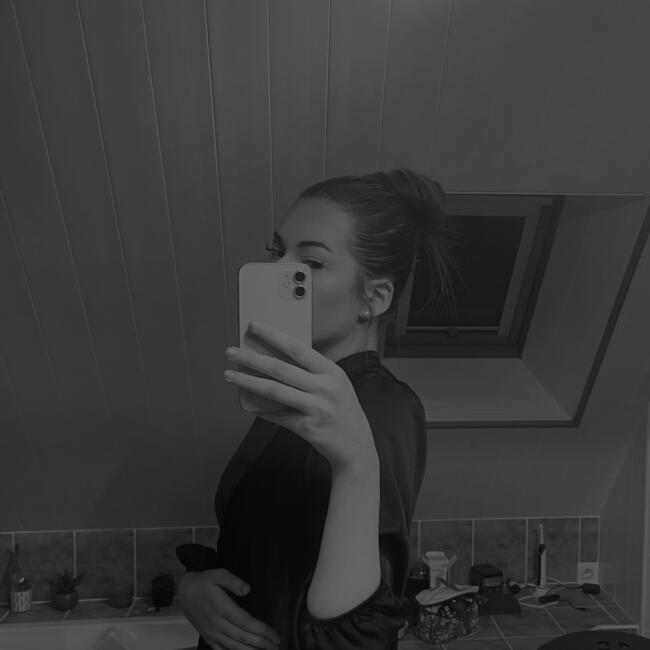 Babysitter in Saint-Sylvain: Luna