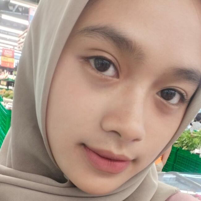 Babysitter in Jakarta: Vira