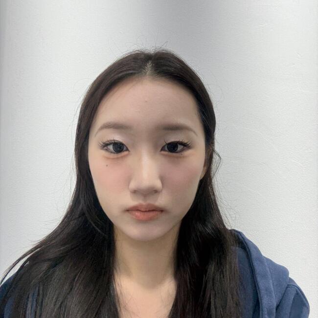 Babysitter in Singapore: Vernice