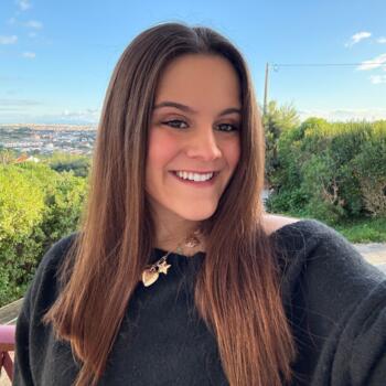 Babysitter em Cascais: Maria