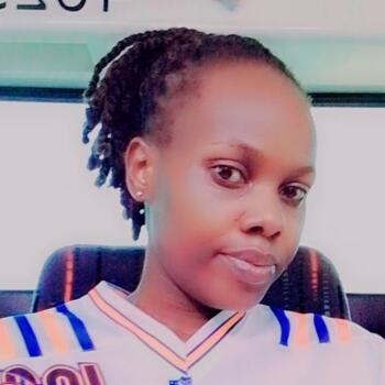 Nanny in Abu Dhabi: Sarah