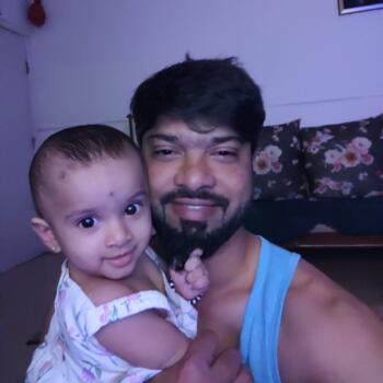 माता-पिता बम्बई: Dinesh