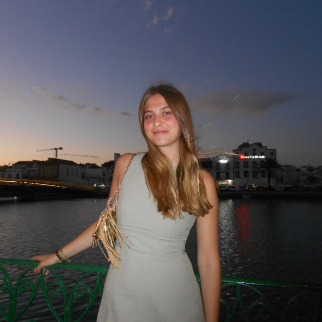 Babysitter in Paris: Sophie