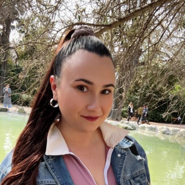 Baby-sitter in Keratsíni: Νικολ
