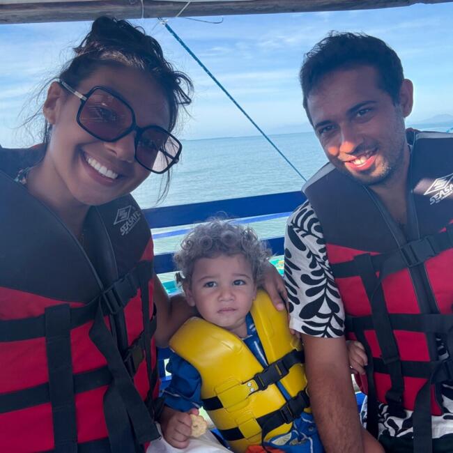 新加坡的临时保姆工作: Hamza