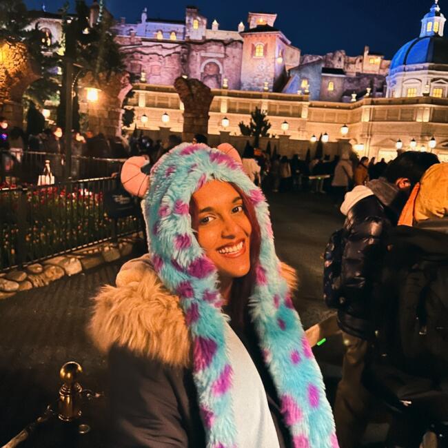 新加坡的临时保姆工作: Shivani