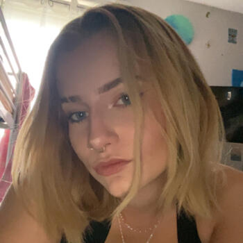 Babysitter in Fresnes-sur-Escaut: Flavie