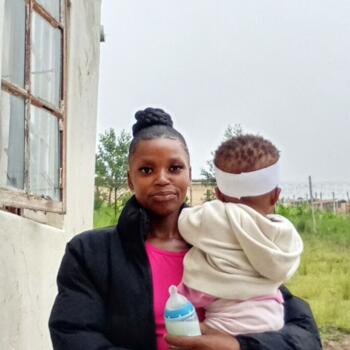 Babysitter in Mount Edgecombe: Afika