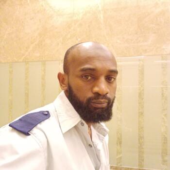 جليسة أطفال في أبوظبي: Shakulu