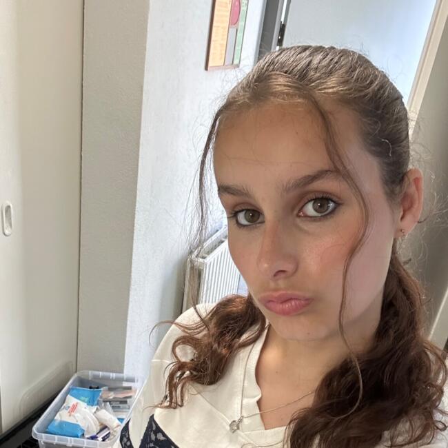 Babysitter in IJmuiden: Amy