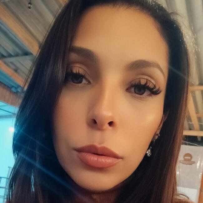 Babysitting job in Balneário Camboriú: Débora