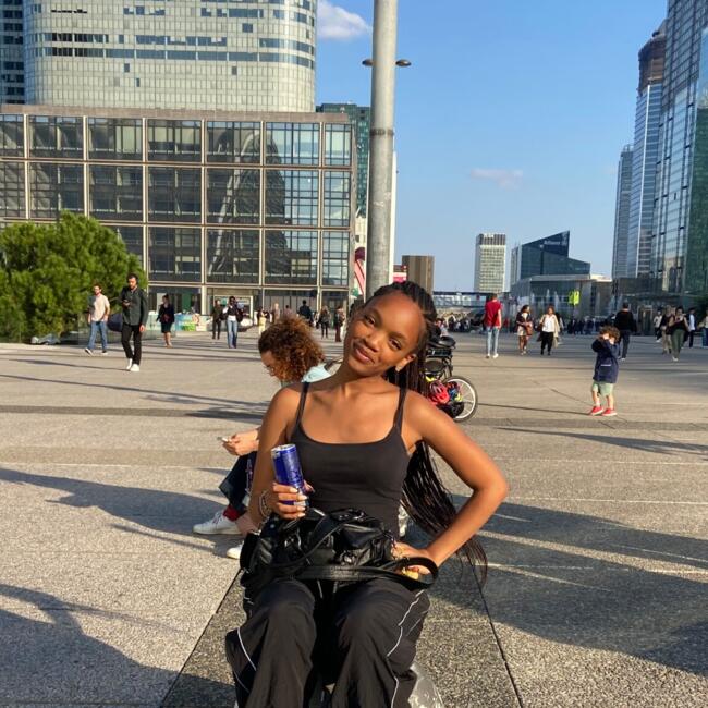 Babysitter in Verneuil-sur-Seine: Liyema