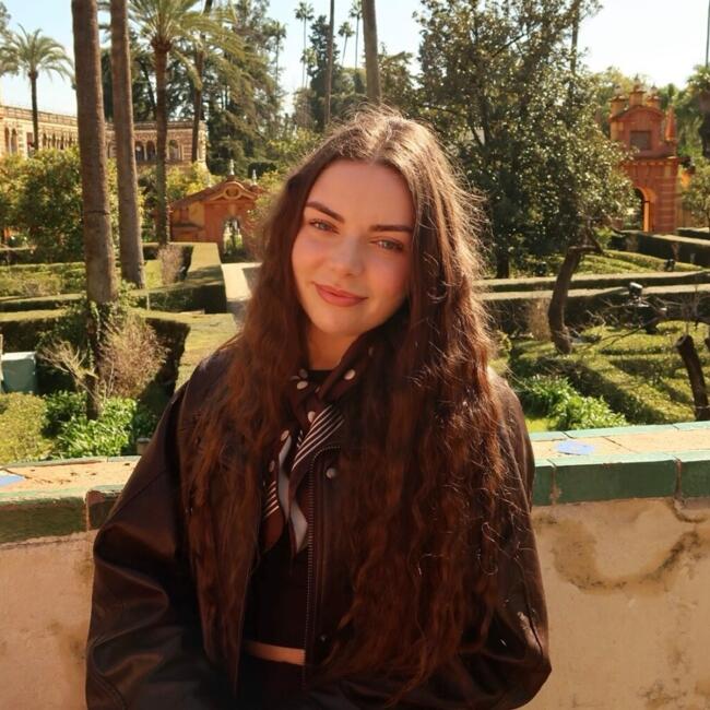 Babysitter in Paris: Coralie