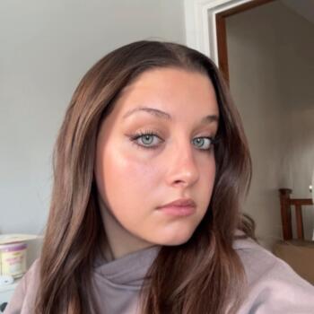 Babysitter Crawley: Anais